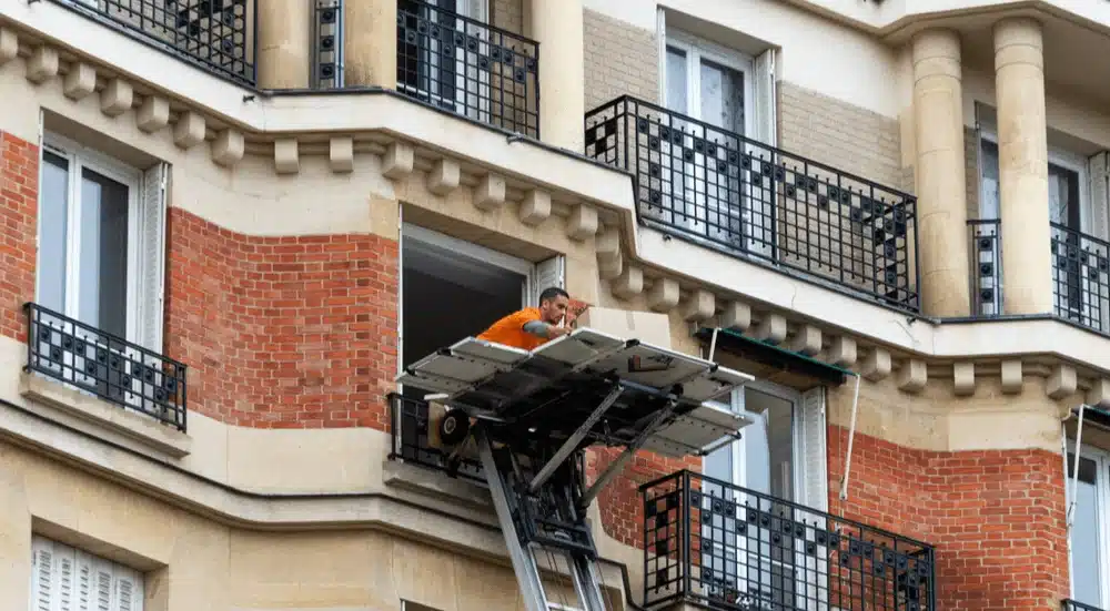 Comment lire un devis de location de lift sans se faire surprendre par les suppléments