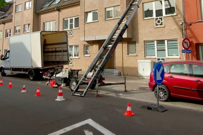 Lift avec opérateur vs location seule : pourquoi la sécurité n&rsquo;a pas de prix