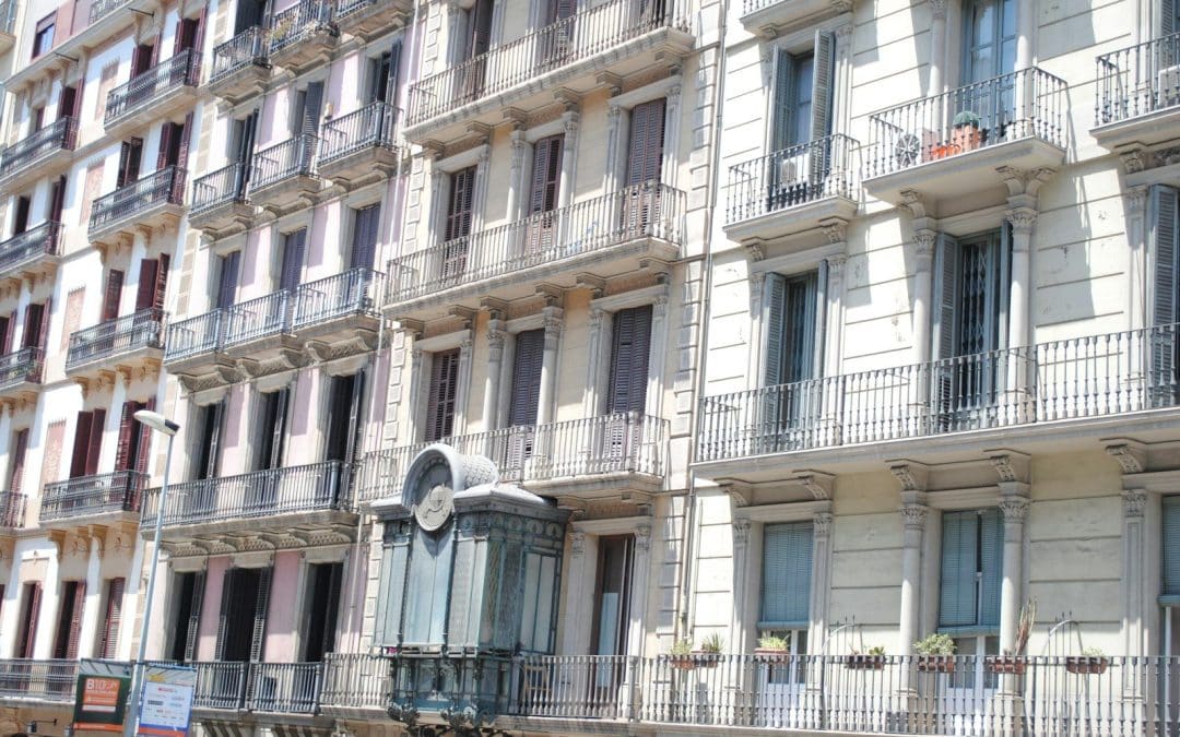 Déménagement dans un immeuble sans ascenseur : quand un lift devient indispensable